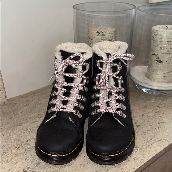 Dr. Martens Shearling-Lined Women's Boots. Size 7. - Picture 10 of 12